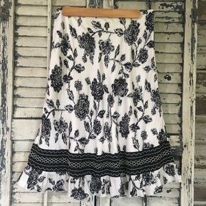WHBM Black & White Silk Floral Print Knee Skirt 6